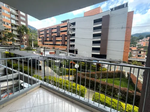 Apartamento En Arriendo En Camino Verde. Cod A776111
