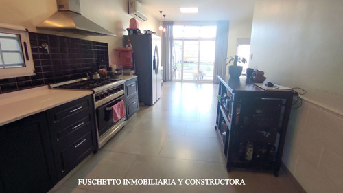 Imagen 2 de 21 de La Tablada - Venta - Casa Con Quincho Y Pileta Cod 1677