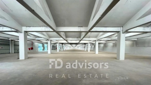 Arriendo De Bodegas En Centro Logístico 1042 M2 - Renca