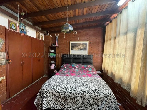 Imagen 17 de 30 de Casa En Venta Fundalara Este Barquisimeto, Calle Cerrada, Cerco Electrico, Amplio Estacionamiento, Servicio De Agua Constante, Info. 0424-5337900, Nds 02/06
