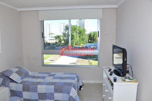 Imagen 19 de 30 de Roosevelt, A Pocas Cuadras Del Mar Edificio Con Todos Los Servicios
