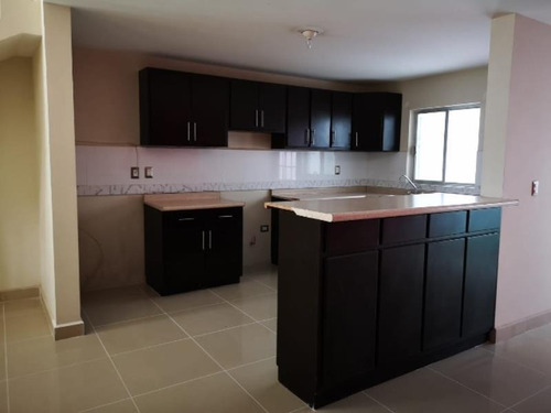 Imagen 2 de 10 de Casa Sola En Venta Fracc Fstse