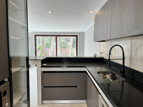 Casa En Venta En Maitencillo, A Pasos De La Playa Y Comercio