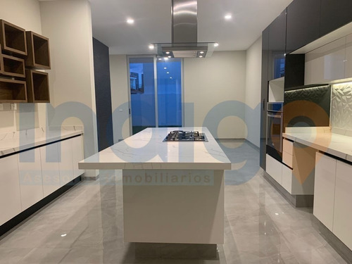 Imagen 11 de 30 de Casa En Venta En Juriquilla En Cumbres Del Lago