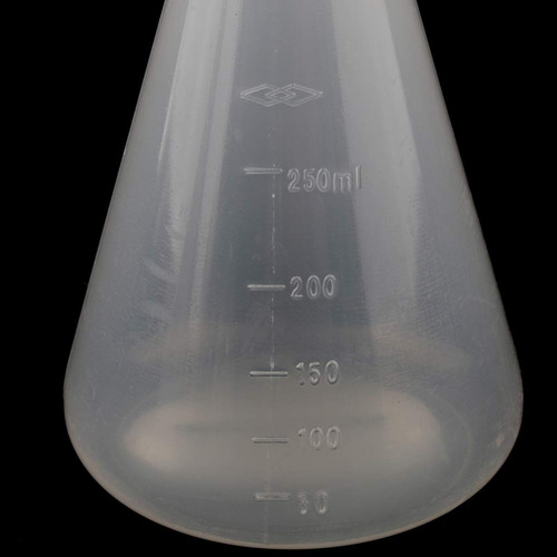 Frasco Erlenmeyer Cónico De Plástico Graduado En Laboratorio