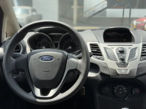 Ford Fiesta 1.6 Hatchback Automática