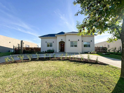 Venta Casa 5 Amb Pileta Galeria En El Canton