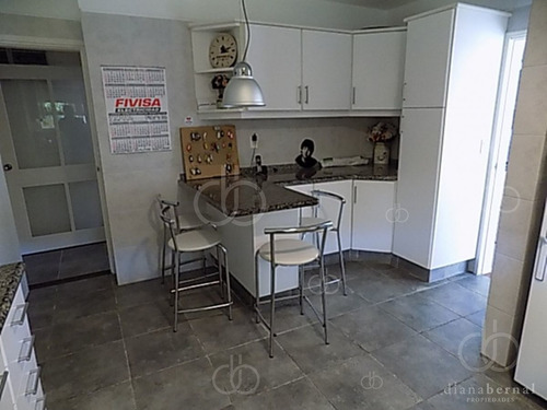 Imagen 25 de 27 de Casa En Punta Del Este Paya Mansa, 6 Dormitorios + Dep Y Piscina.