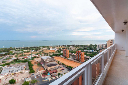 Imagen 8 de 22 de Lujoso Apartamento En Edificio Emperador Marisabel Fernández