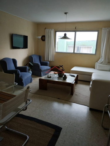 Apartamento En Venta, 2 Dormitorios En Punta Del Este - Ref: 5064
