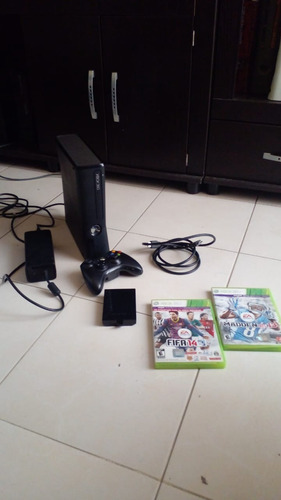 Consola Xbox 360 Slim 250gb Con Rgh3 Negro (Usado)