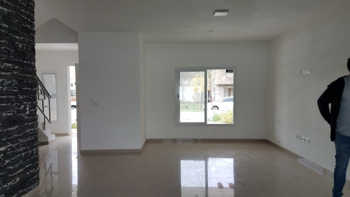 Imagen 29 de 30 de Greenville 2, Duplex De 3 Dormitorios En Venta Con Pileta, Cochera Doble