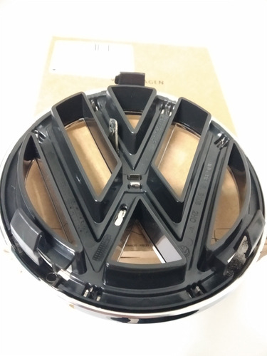 Imagen 3 de 4 de Escudo Fox Suran 2010 / 2015 Original Volkswagen Delantero
