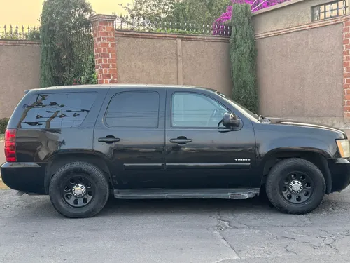 Chevrolet Tahoe 2 filas de asientos de piel