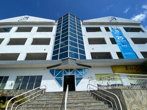 Sky Group Elegance Vende Local Comercial En Hospital Metropolitano Del Norte  Naguanagua.(codigo: Ell-003) 