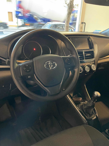 Imagen 16 de 18 de Toyota Yaris 2022 1.5 107cv Xs