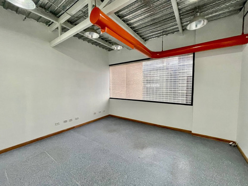 Imagen 6 de 10 de Se Vende Oficina Planta De 400m2 En El Rosal Excelente Torre Corp.