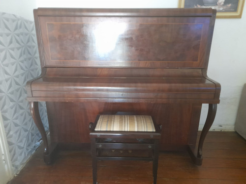 Piano M. Schwartzmann (Usado)