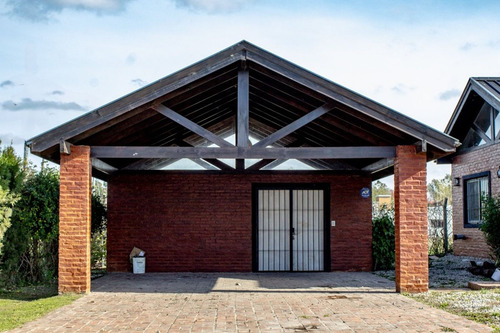 Casa 5 Ambientes Permuta Pileta Quincho Parrilla