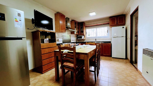 Venta Casa 5 Ambientes En Block Con Parque
