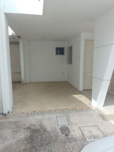Imagen 22 de 22 de En Alquiler Casa Moderna Amoblada. Av. La Guayana San Cristobal