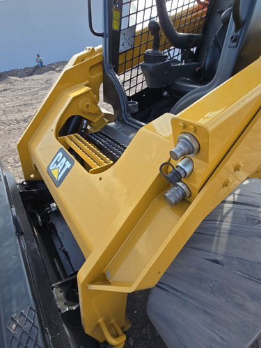 2018 Mini Cargador Caterpillar 272d2