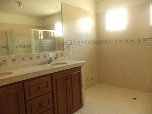 Imagen 5 de 14 de Casa En Venta El Robledal Fuerzas Armadas Maracaibo