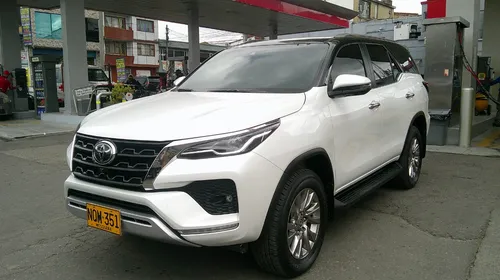 Toyota Fortuner 2.4 Diésel Srv 4X2
