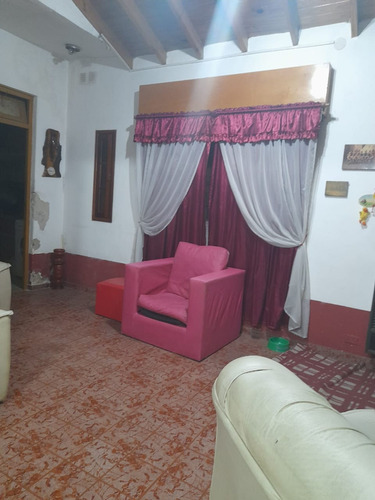 Imagen 6 de 8 de Oportunidad! Venta Casa 5 Ambientes + Local