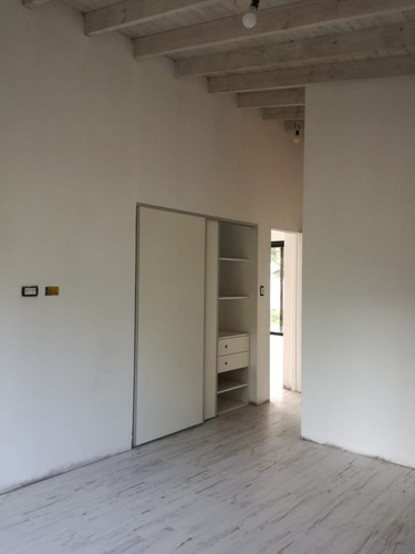 Venta Casa En Bosque Peralta Ramos De 3 Ambientes.