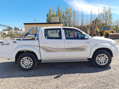 Toyota Hilux 3.0 Cd Srv 171cv 4x4 - A3 2016