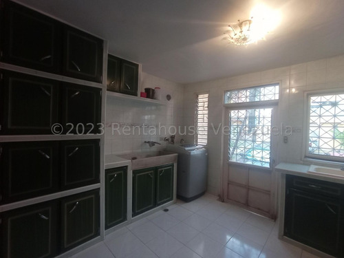 Imagen 17 de 30 de Casa En Venta En Centro Barquisimeto Lara +++23-19052 */m.e.c - R-a-h N° +0-4-2-4- 5.5.6. 5.7. 5.9 *--**