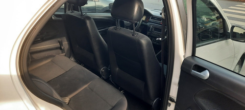 Imagen 8 de 9 de Volkswagen Gol Trend 2018 1.6 Trendline 101cv