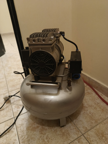 Vendo Compresor De Aire 031c Usado. Excelente Estado (Usado)