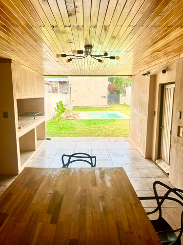 Casa Con Pileta, Quincho Y Parrillero A Pocos Minutos De Rosario