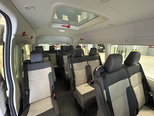 Toyota Hiace 2.8 Tdi Commuter 6at 14a