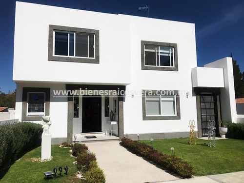 Imagen 2 de 14 de Casa En Venta En Club De Golf Tequisquiapan. Uva