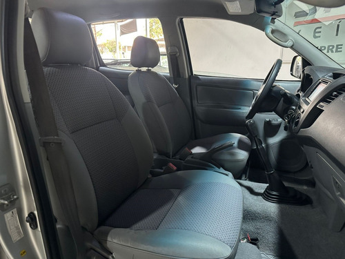 Toyota Hilux 2.5 STD 4X2 CD 16V TURBO DIESEL 4P MANUAL