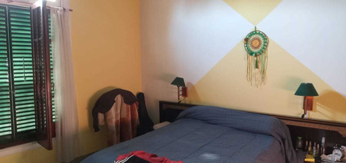 Venta De Casa De Estilo Antiguo En Burzaco
