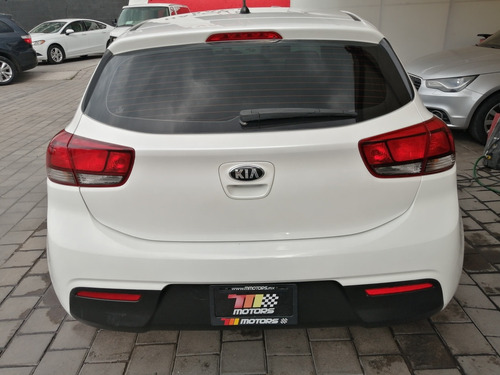 Imagen 14 de 14 de Kia Rio 2016 1.6 Ex Sedan Mt