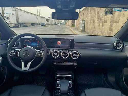 Imagen 10 de 15 de Excelente Mercedes Benz A 200 Sedan Progresive 2020 Negro