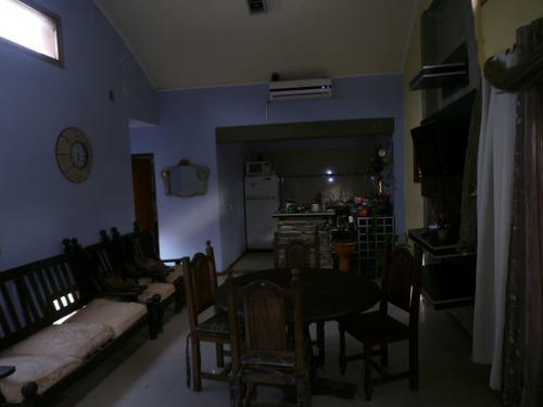 Imagen 4 de 27 de Casa Quinta Sobre Almirante Brown