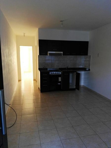 Imagen 4 de 10 de Departamento En Venta En José C Paz