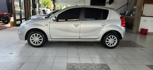 Renault Sandero 1.6 Dynamique 90 hp