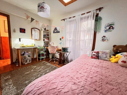 Casa En Venta De 5 Dorm. En Macul