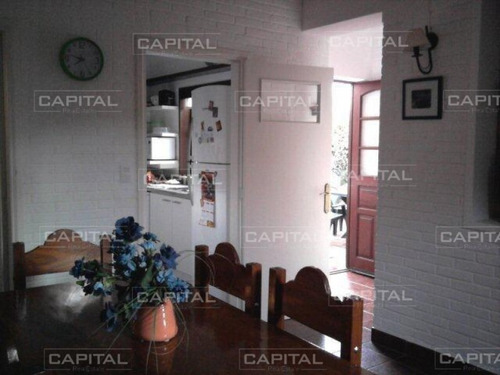 Venta Y Alquiler De Temporada. Linda Casa Con Piscina A Pasos De La Playa Mansa. Punta Del Este- Ref: 24862