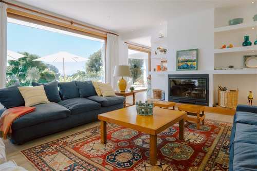 Excelente Casa Con Inmejorable Ubicación En Marbella