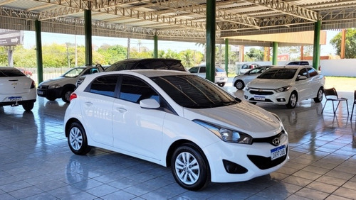 Imagem 15 de 15 de Hyundai Hb20 2014 1.6 Comfort Flex 5p