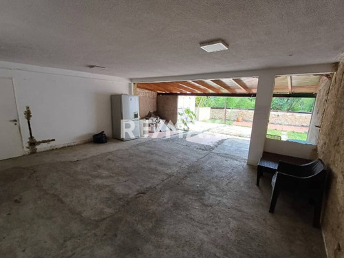 Imagen 3 de 12 de Townhouse En Venta En La Bonita