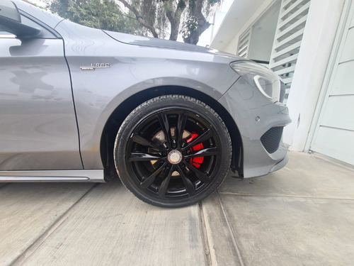 Imagen 2 de 20 de Mercedes Benz Cla 200 Amg Coupé 2014